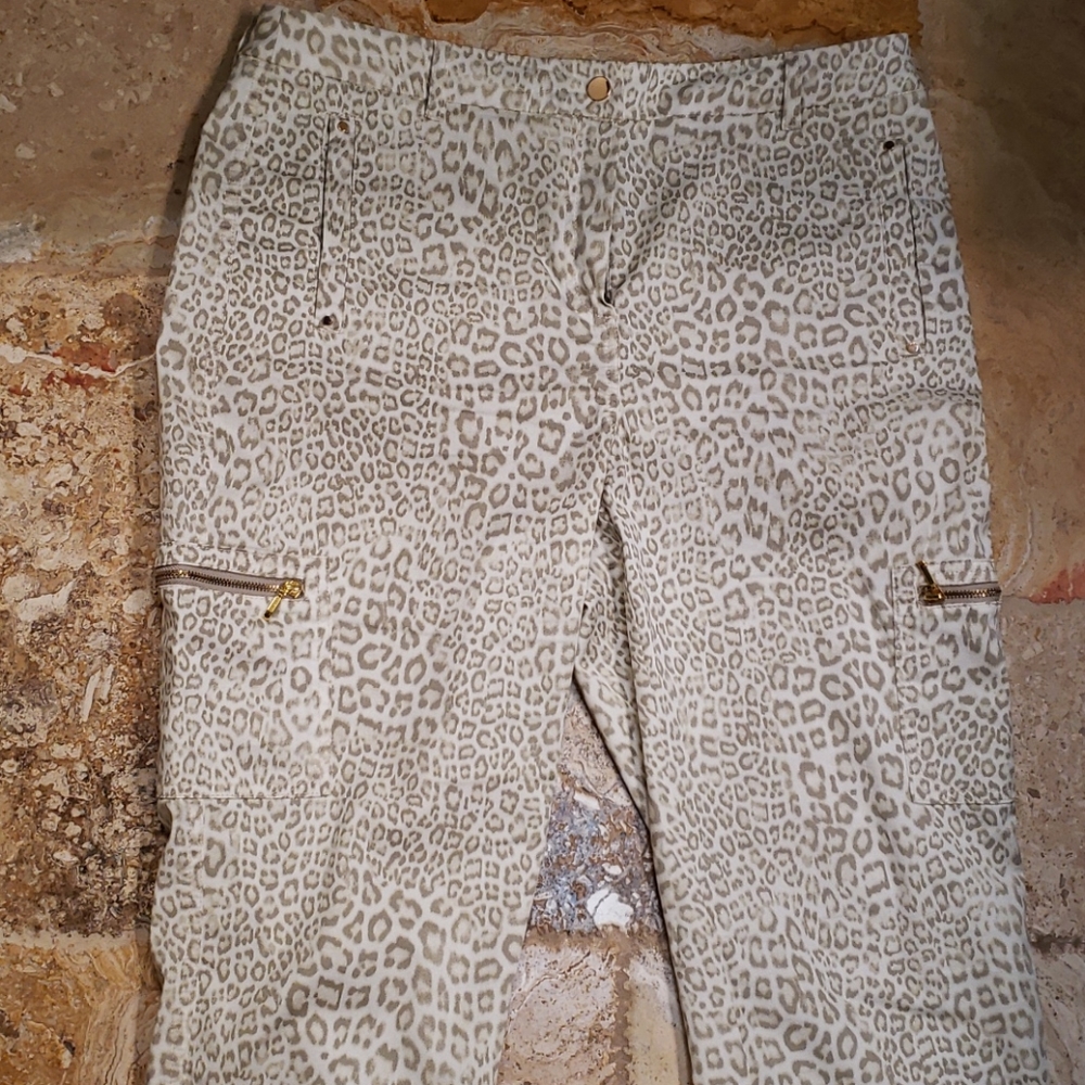 Pants - Picture 7 of 8
